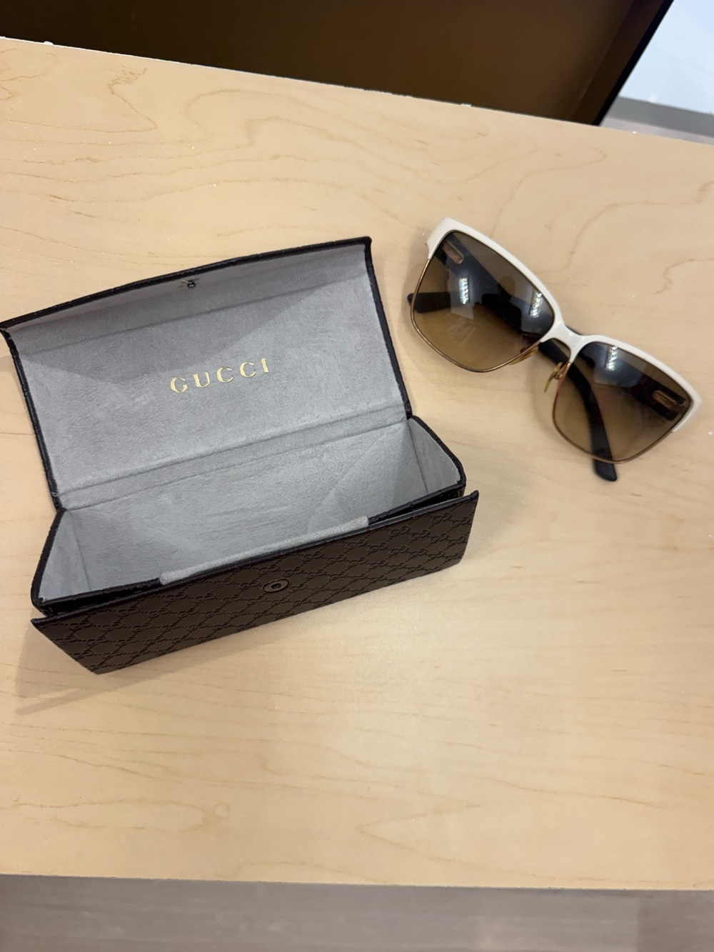 Gucci White Frame Sunglasses with Brown Gradient Lenses